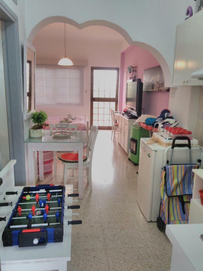 Yiota'S Cute Studio Paphos Exterior foto