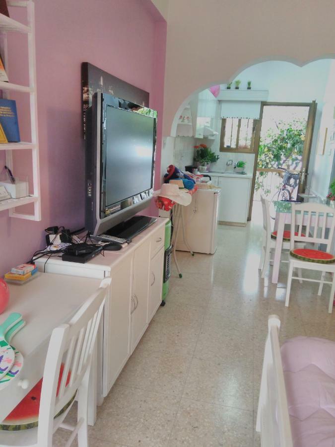 Yiota'S Cute Studio Paphos Exterior foto